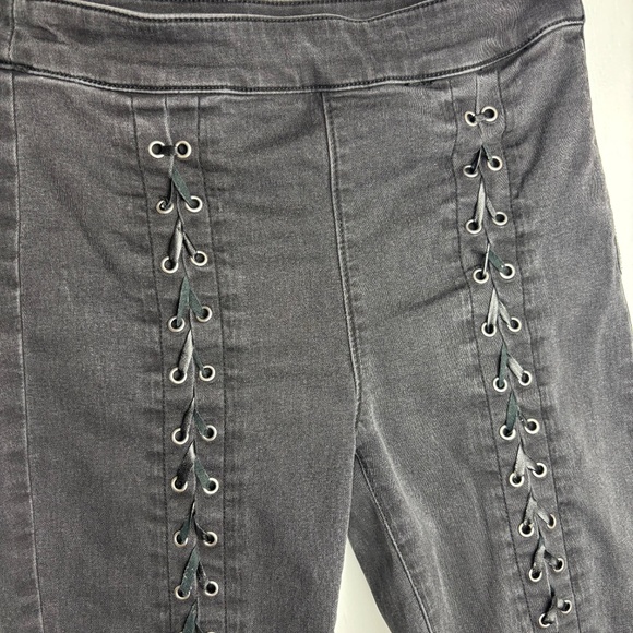GUESS Black Lace-Up Skinny Jeans – Size 26 - Picture 3 of 6